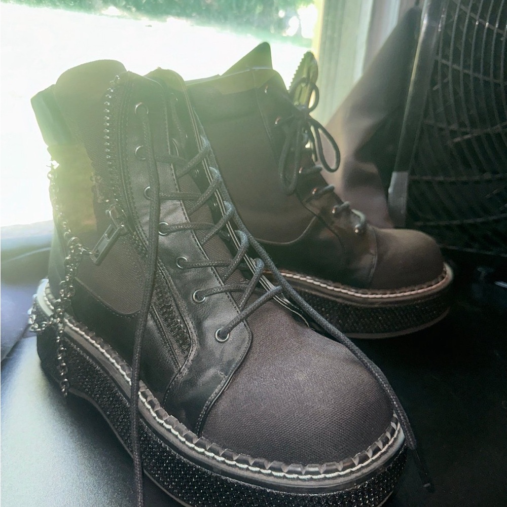 Size 10 Demonia boots